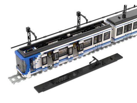 Tren CAF Serie 2000B Metro de Madrid MOC Lego - Detalle del interior Tren CAF Serie 2000B Metro de Madrid con diseño azul y blanco, con vías de tren en la parte inferior.