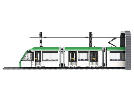 Tranvía TRAM Trambesós Barcelona MOC Lego - Vista lateral Tren modular de colores verde y blanco con detalles en la estación adjunta.