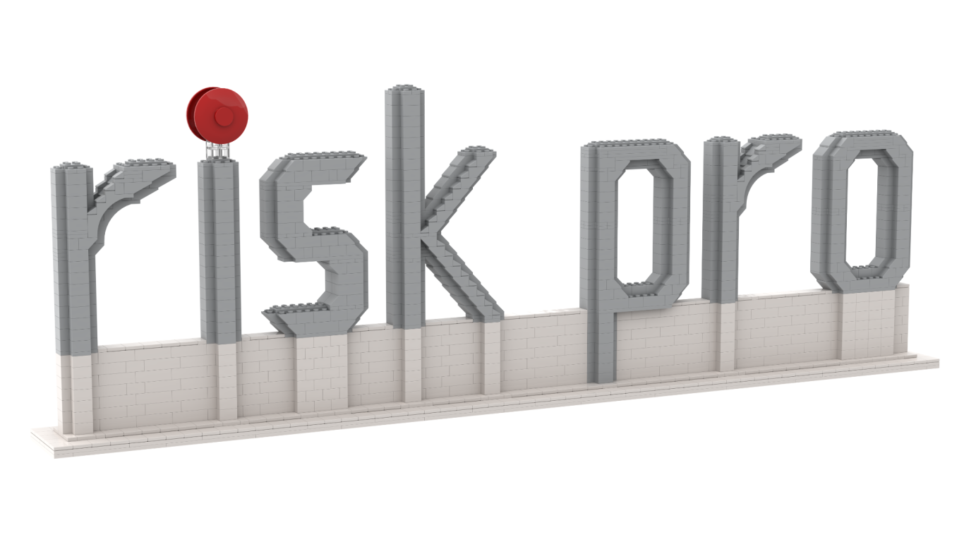 Logotipo Risk Pro realizado con piezas tipo lego Texto estilizado que dice "risk pro", con un punto rojo sobre la letra "i".