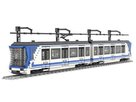 Tren CAF Serie 2000B Metro de Madrid MOC Lego - Vista exterior Tren CAF Serie 2000B Metro de Madrid de diseño moderno en colores blanco y azul, sobre rieles.