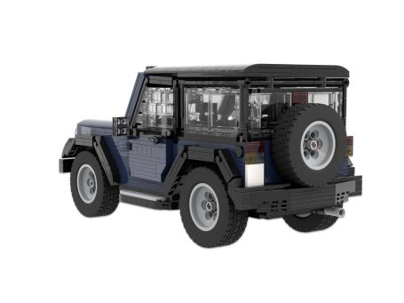 Jeep Wrangler MOC Lego - Parte trasera Vehículo todoterreno azul con techo negro y rueda de repuesto en la parte trasera.